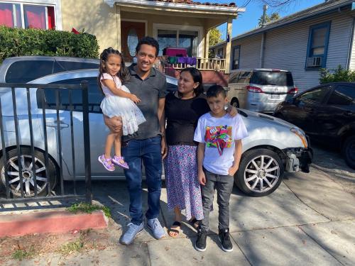 Honduran family in California in early 2022